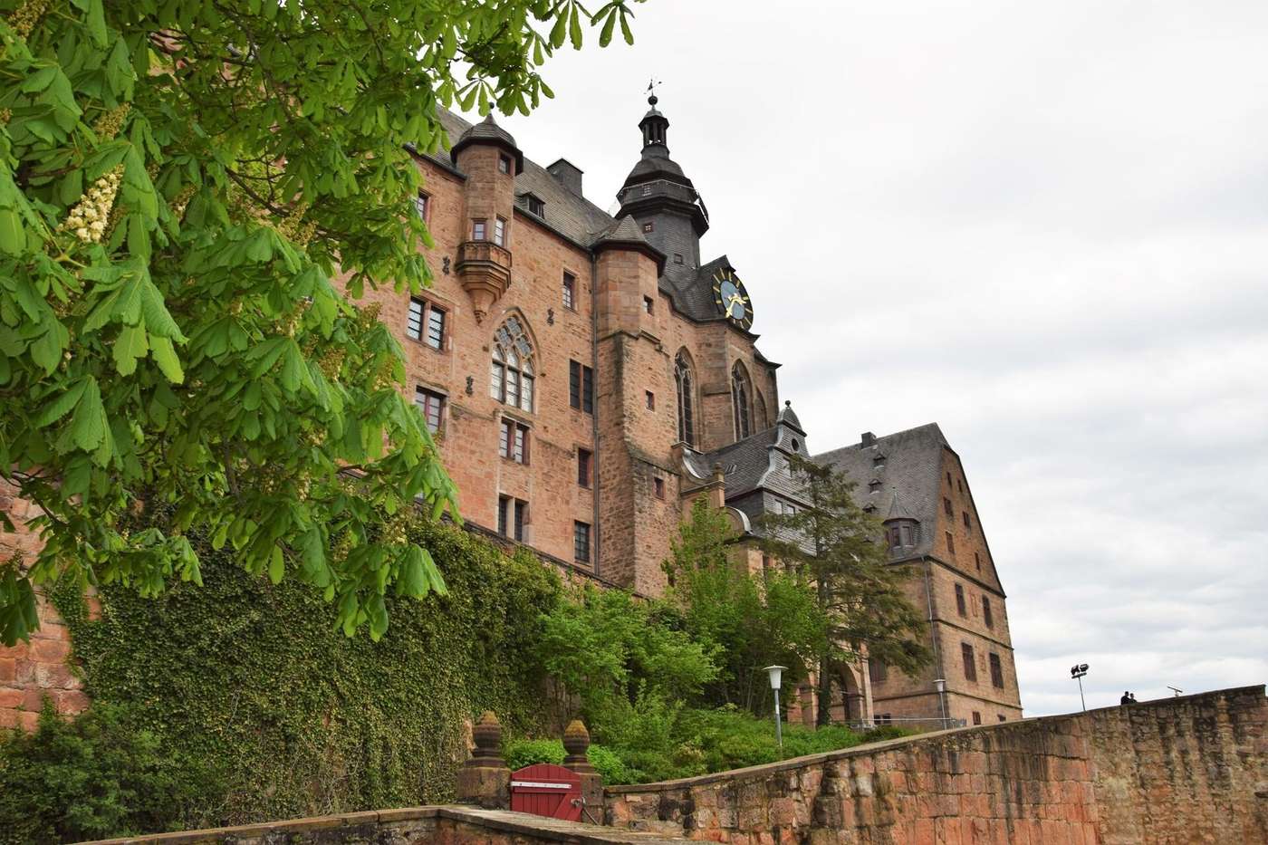 Majestätischer Blick über Marburg