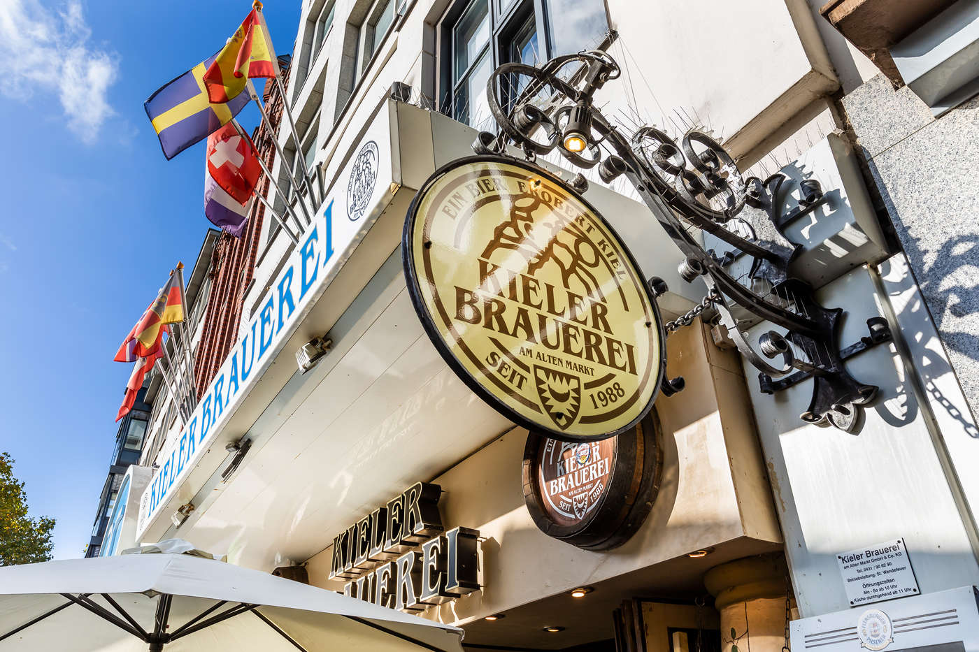 Lokales Bier in uriger Atmosphäre