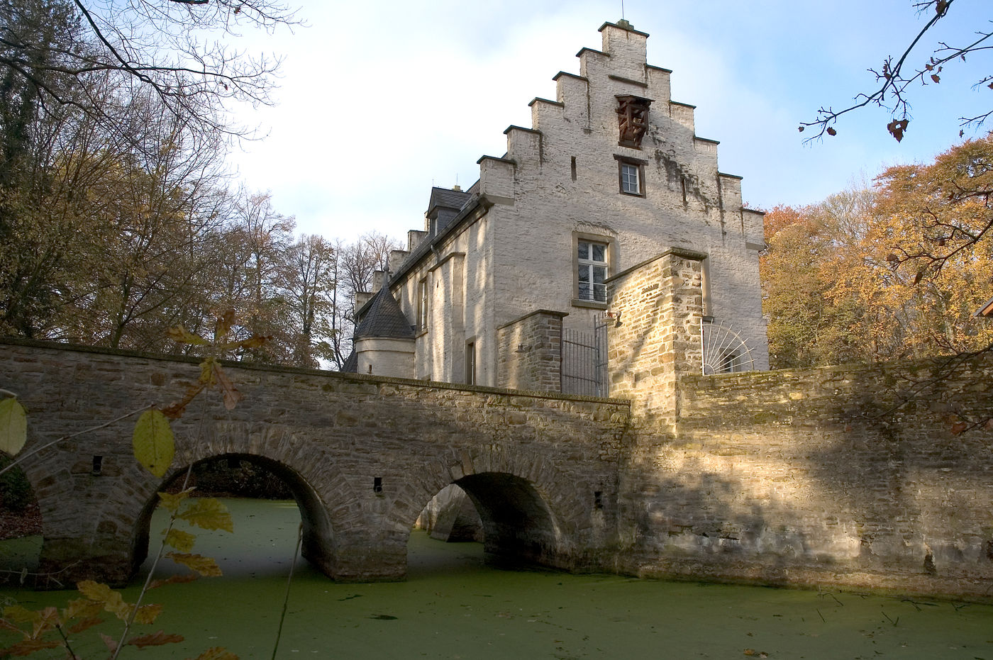 Malerisches Schloss in idyllischer Natur