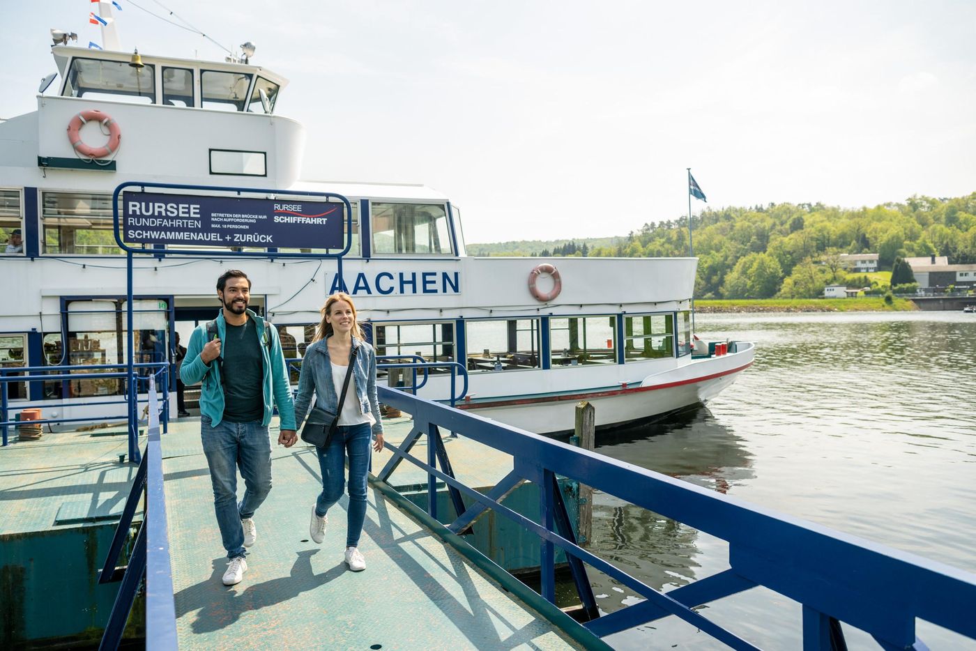 Entspannte Schifffahrt auf dem Rursee