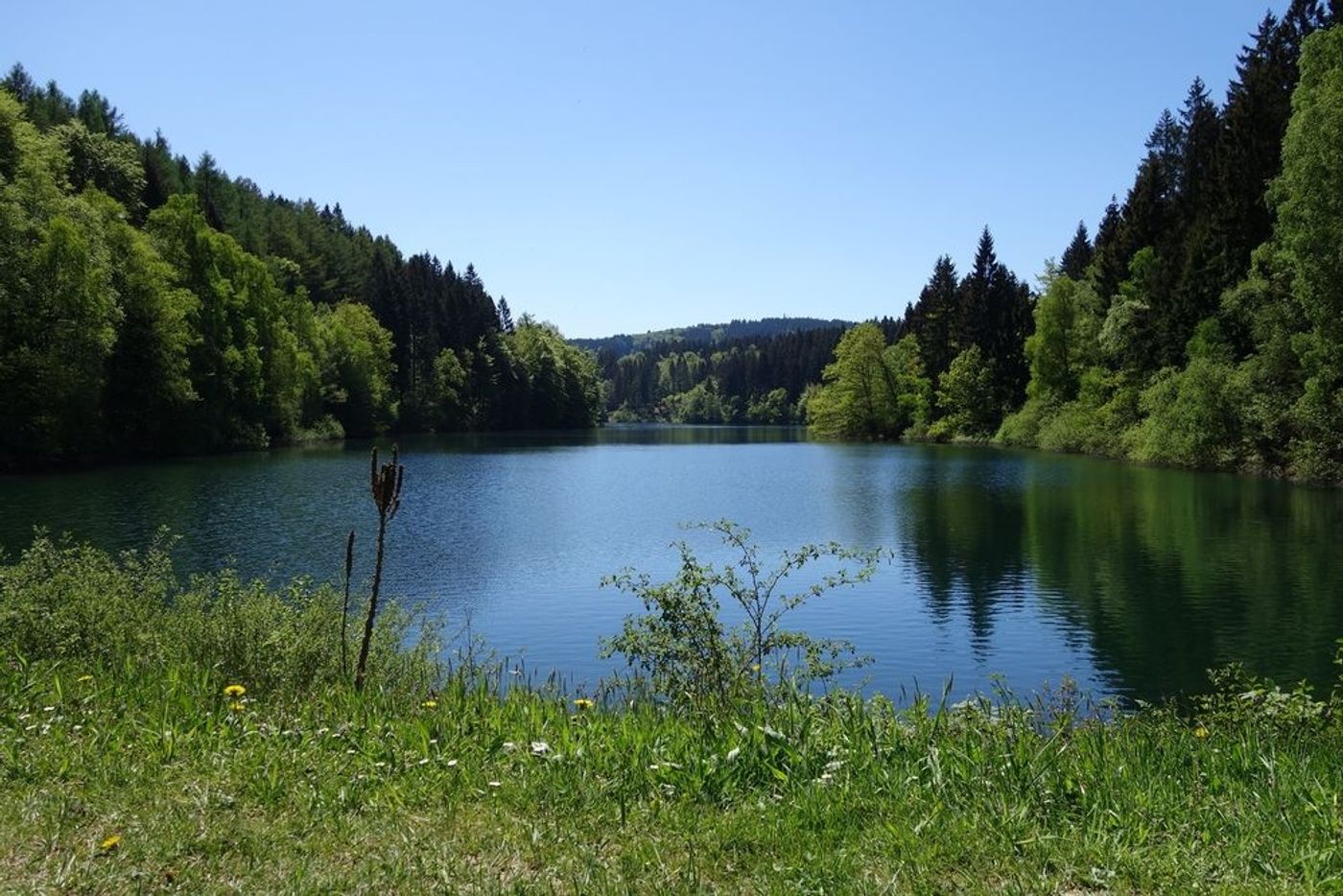 Rundwanderwege an der malerischen Genkeltalsperre