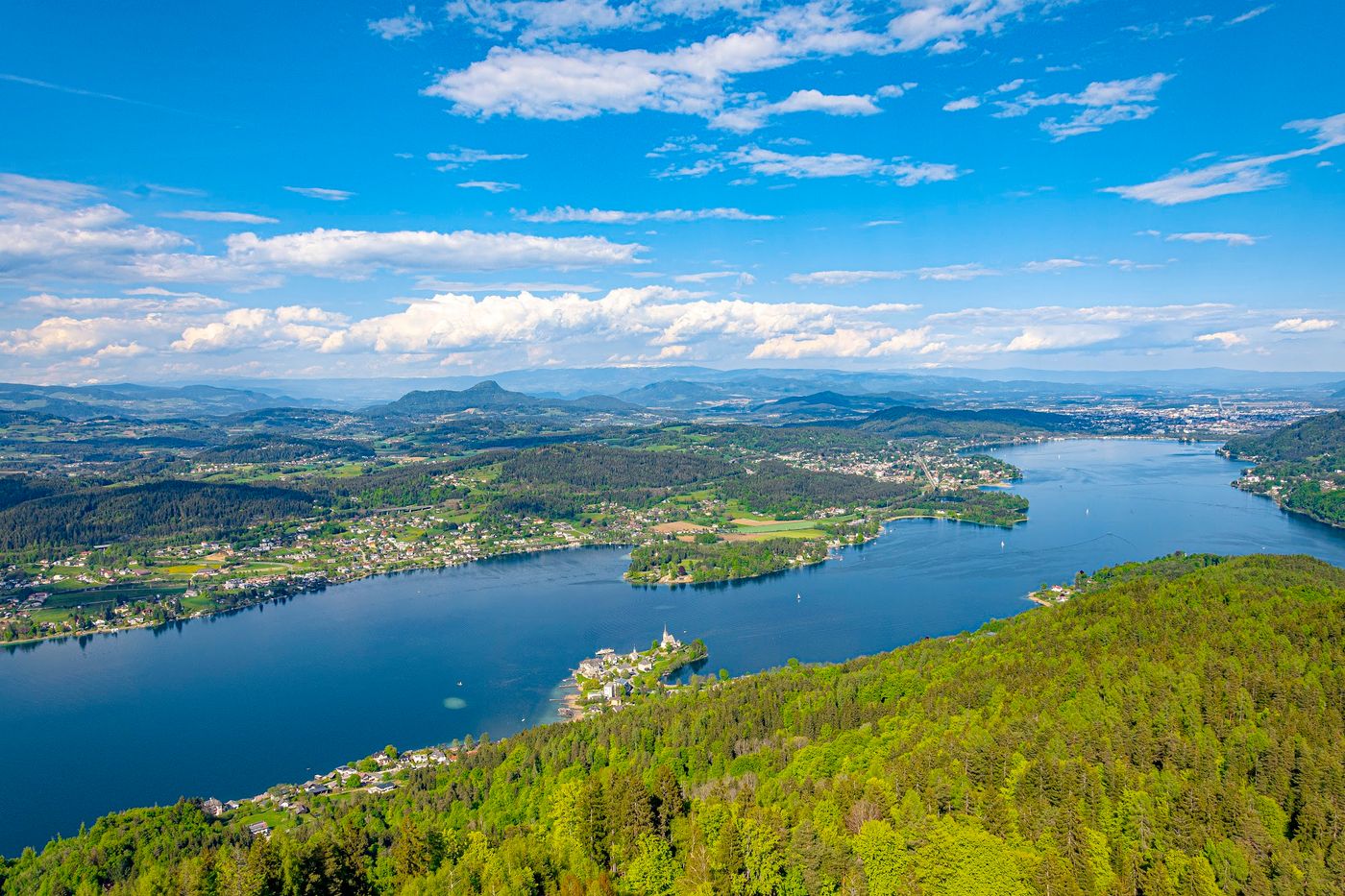 Atemberaubende Aussichten vom weltweit höchsten Holzturm