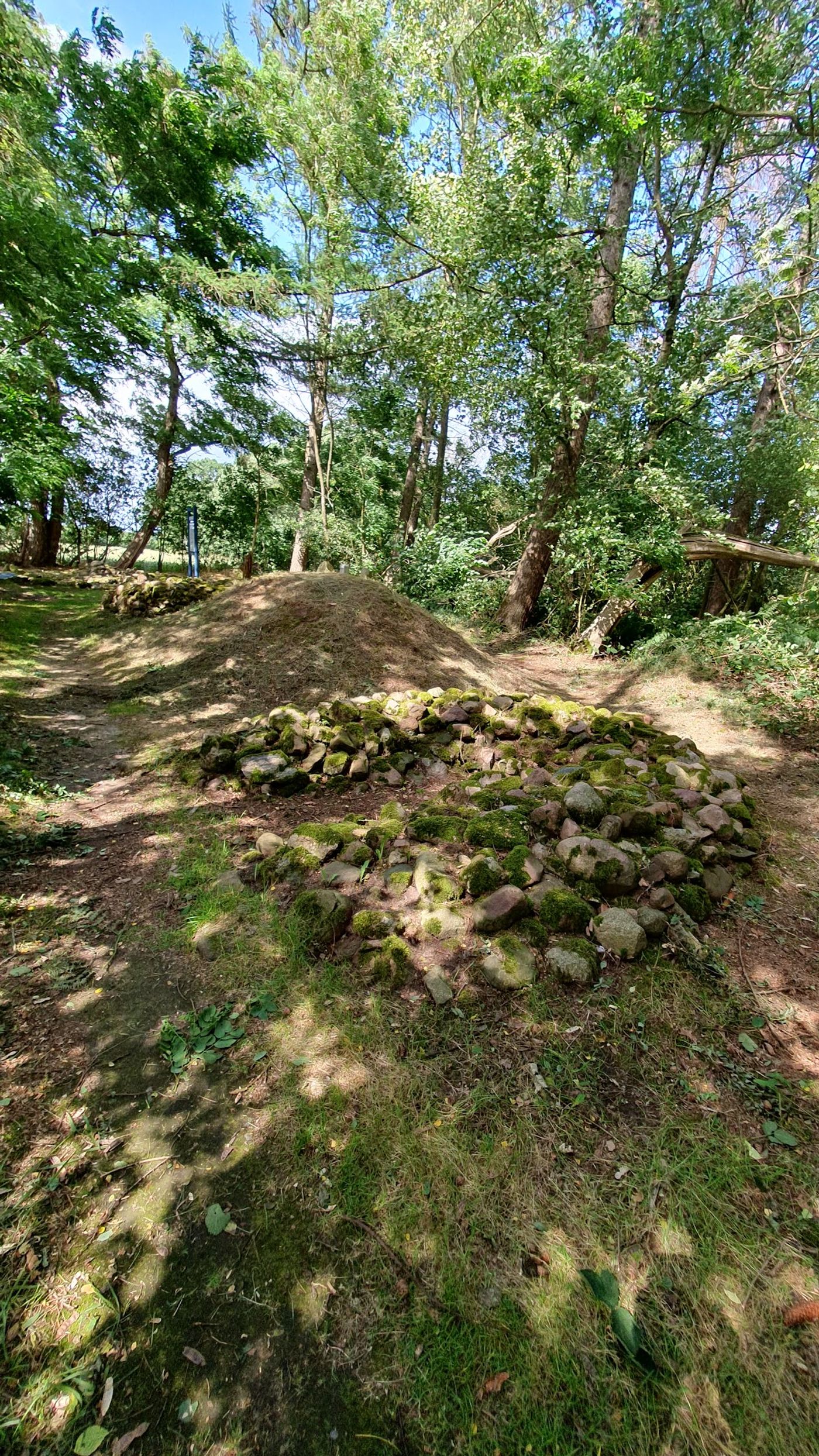 Mystisches bronzezeitliches Totenhaus entdecken
