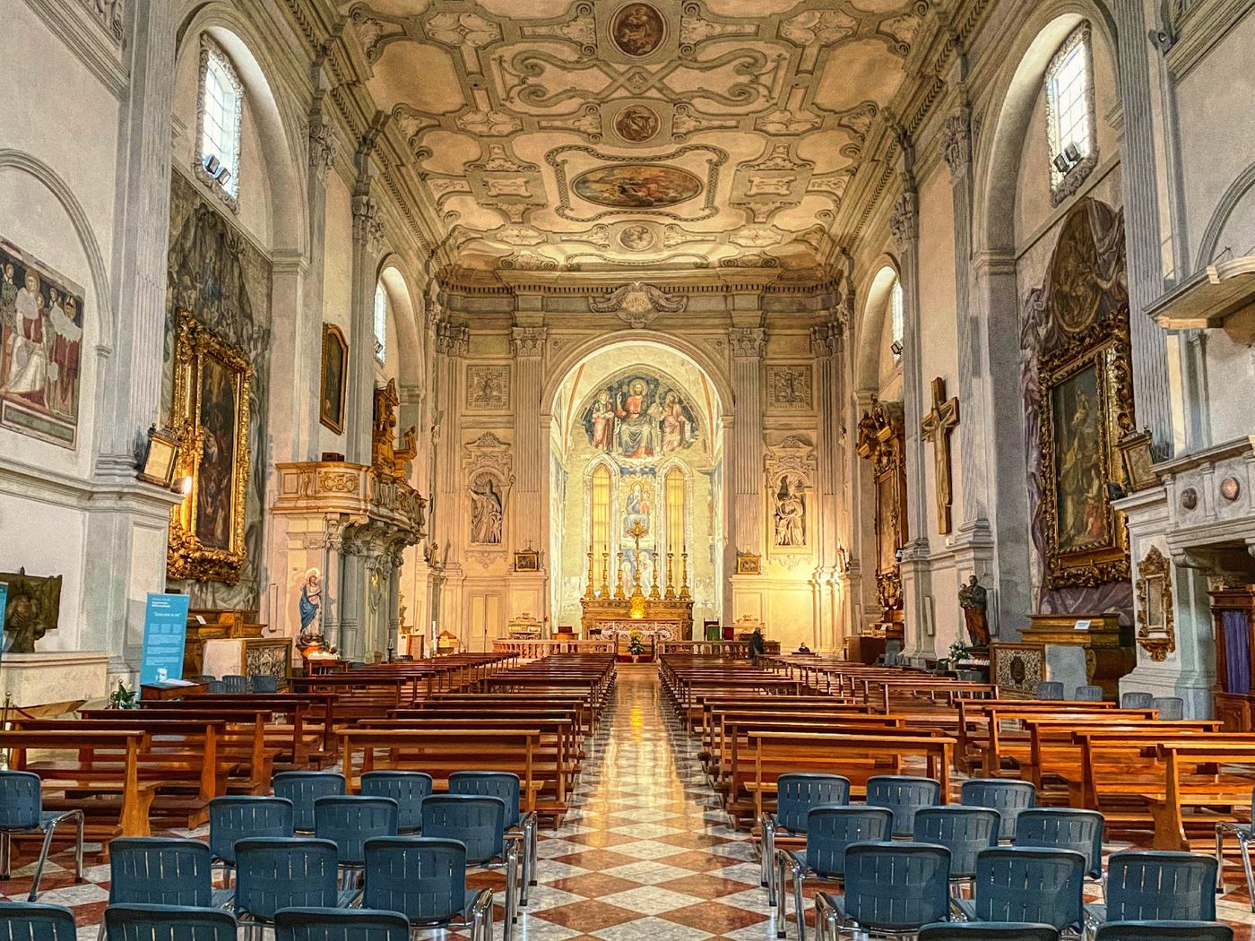 Einblick in religiöse Kunst und Architektur