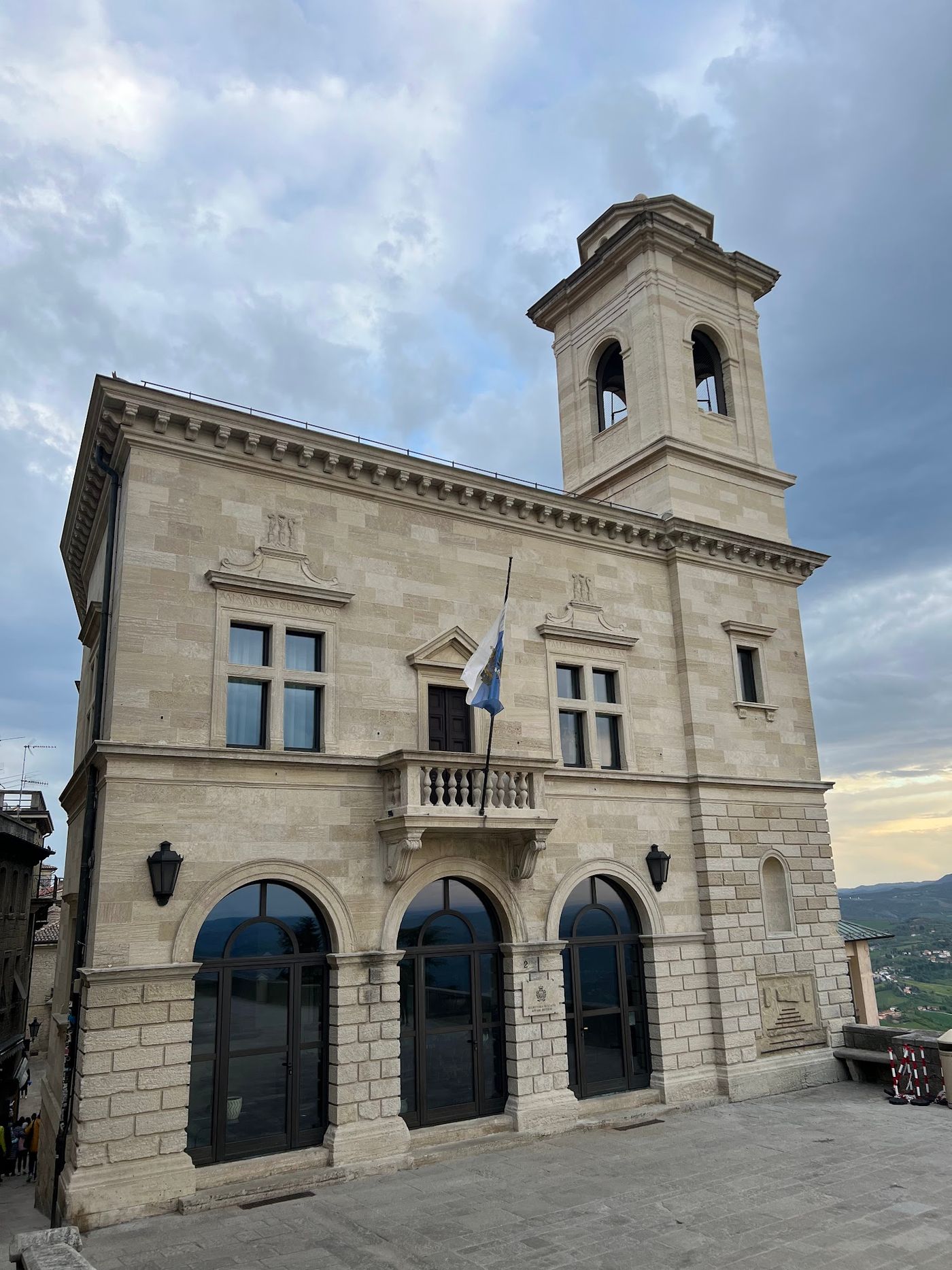 Tauche ein in die Geschichte San Marinos