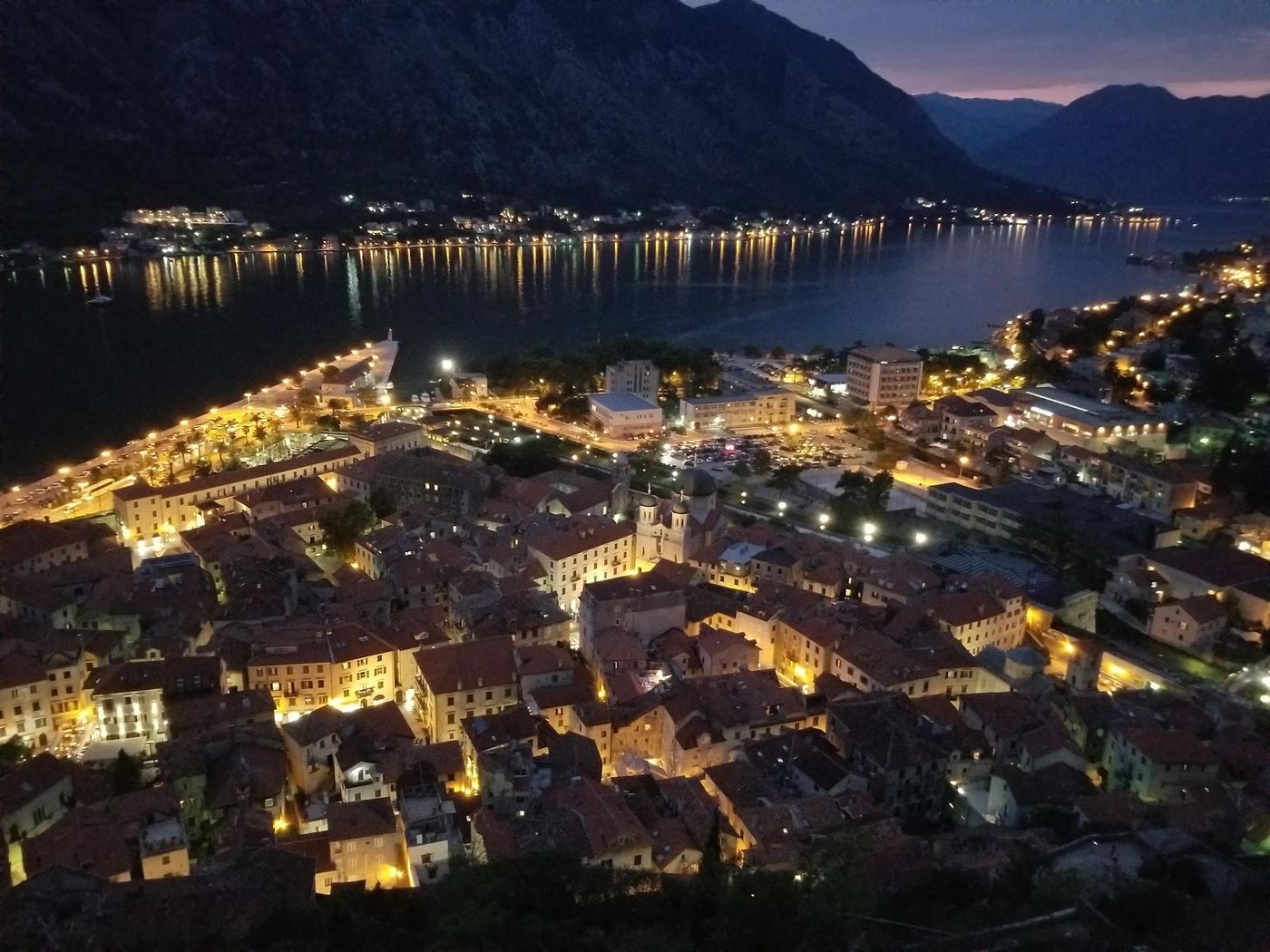 Tanze die Nacht durch in Kotor