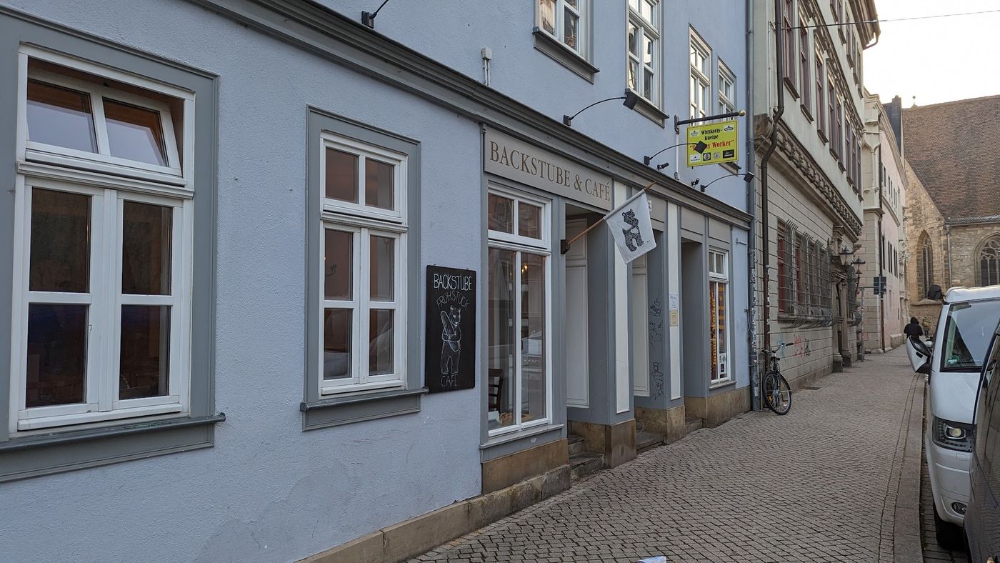 Gemütliches Frühstück in historischer Bäckerei