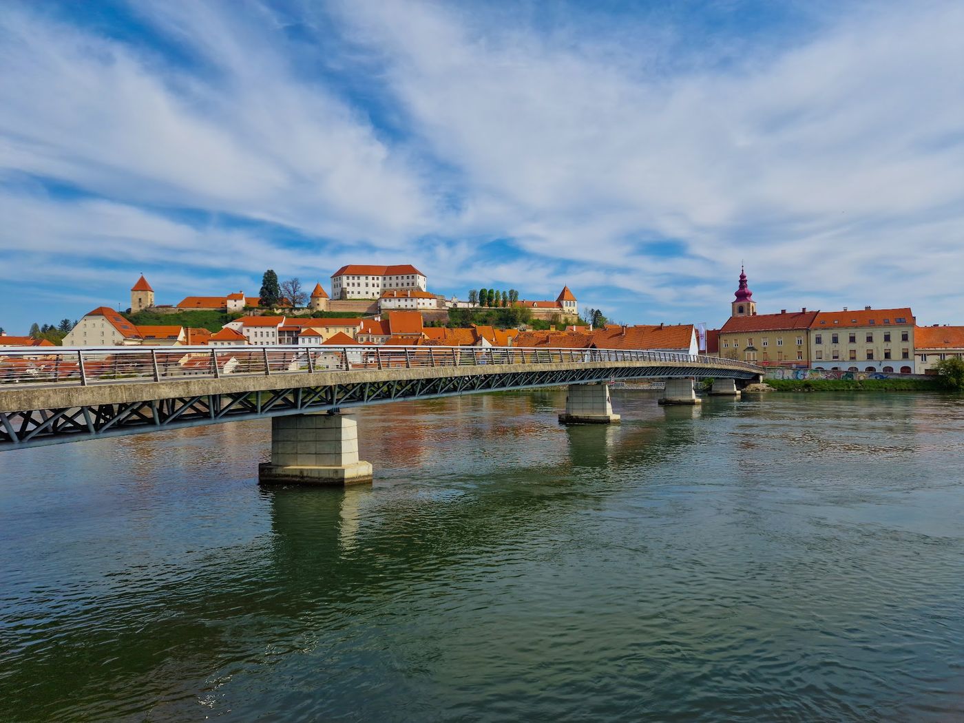 Perfekter Blick auf Ptuj's Dächer