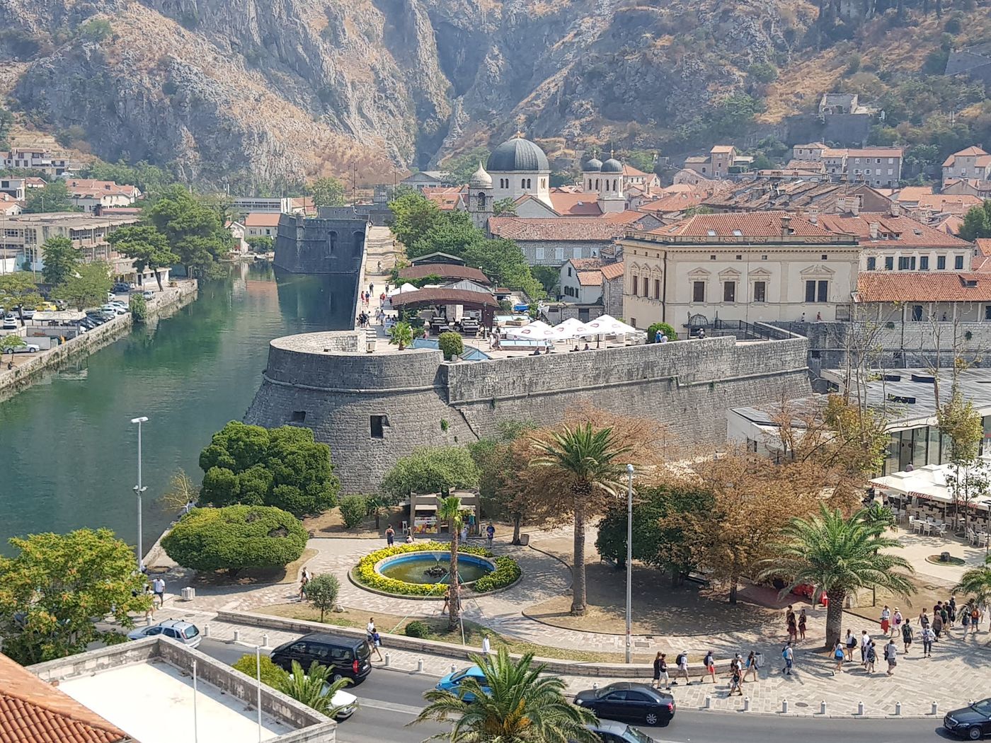 Tanze die Nacht durch in Kotor