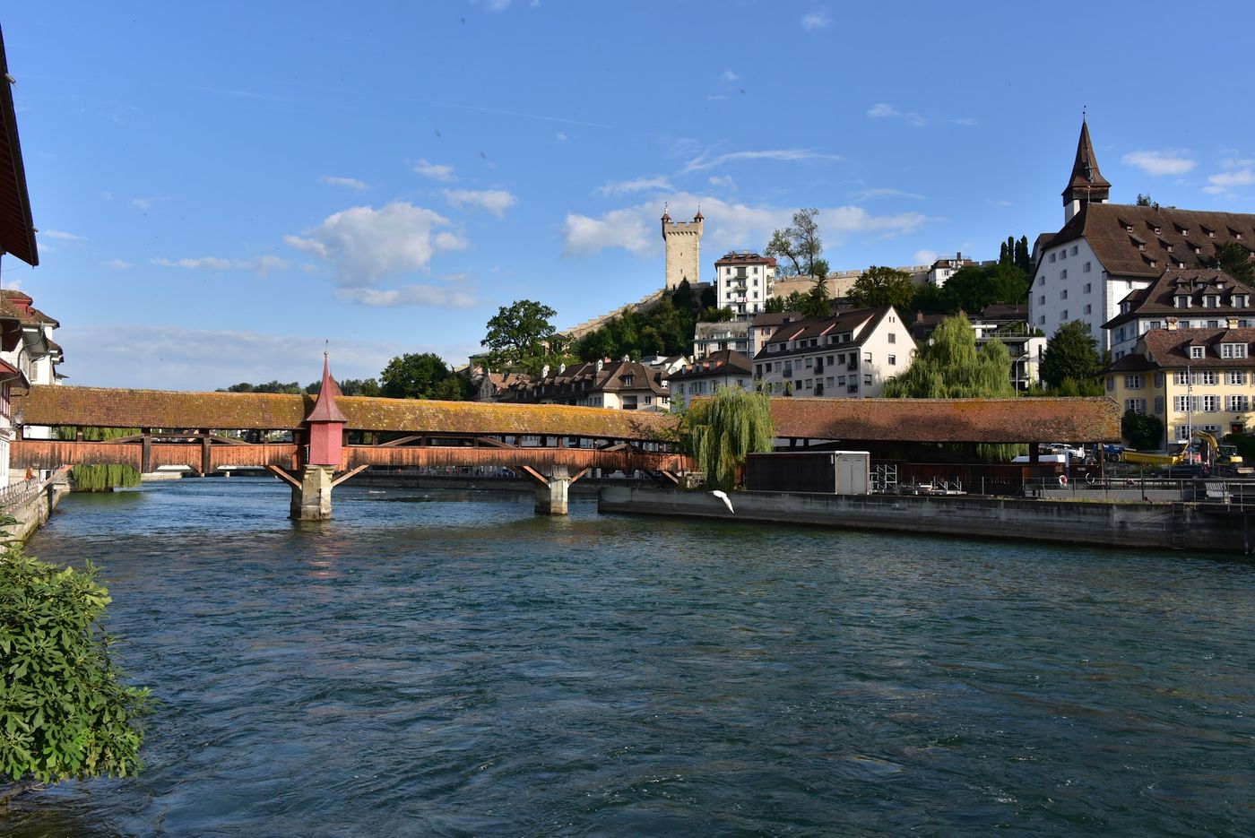 Historische Brücke mit Totentanz