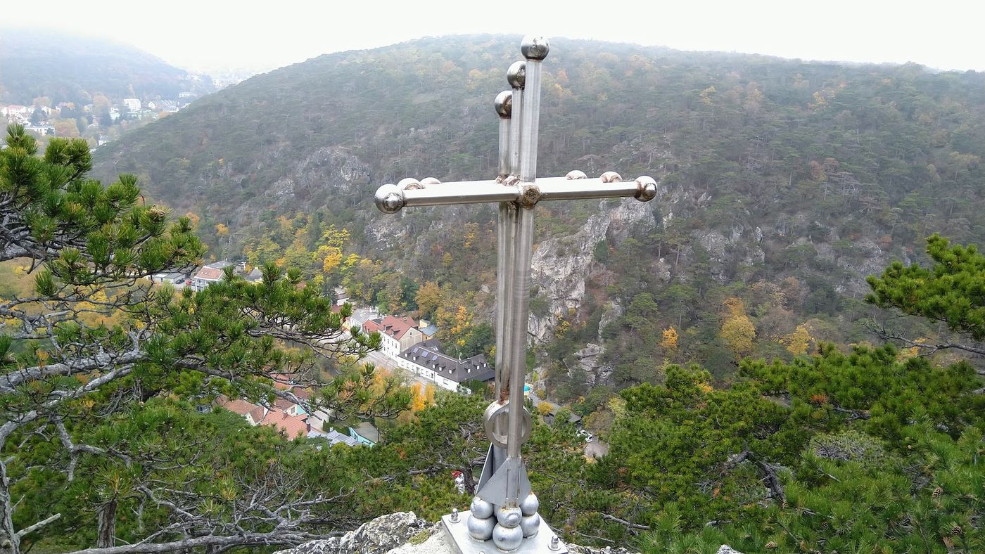 Panoramablick über die Föhrenberge