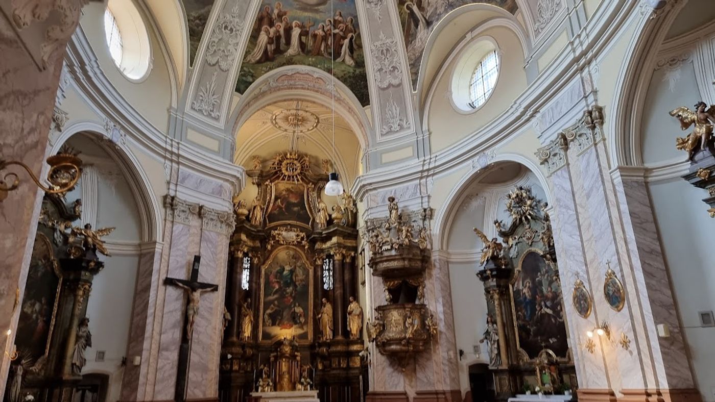 Die beeindruckende Karmeliterkirche in Gyor