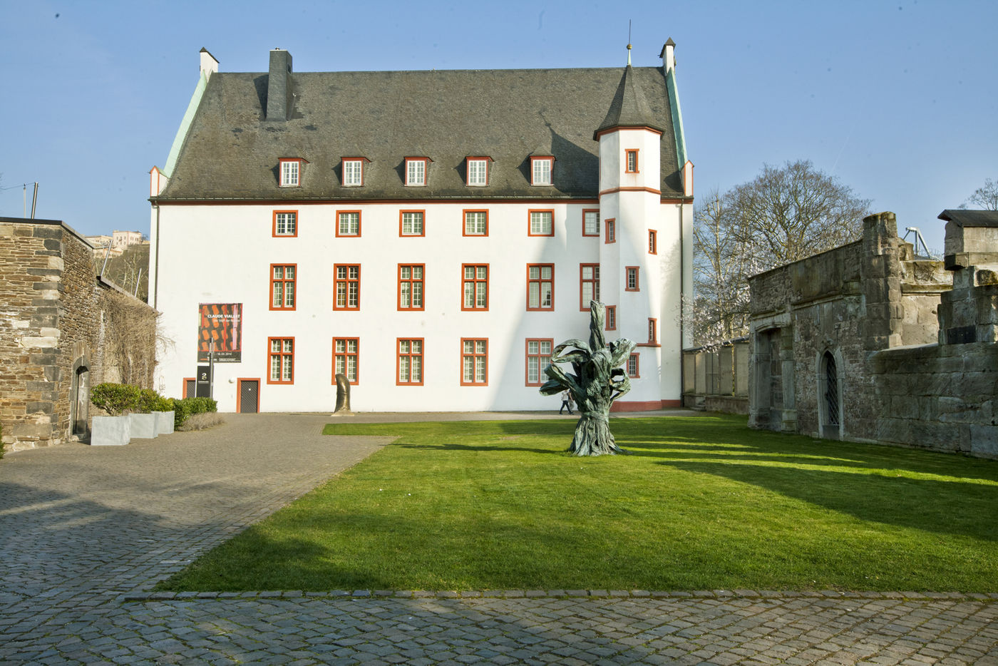 Moderne Kunst in historischem Ambiente