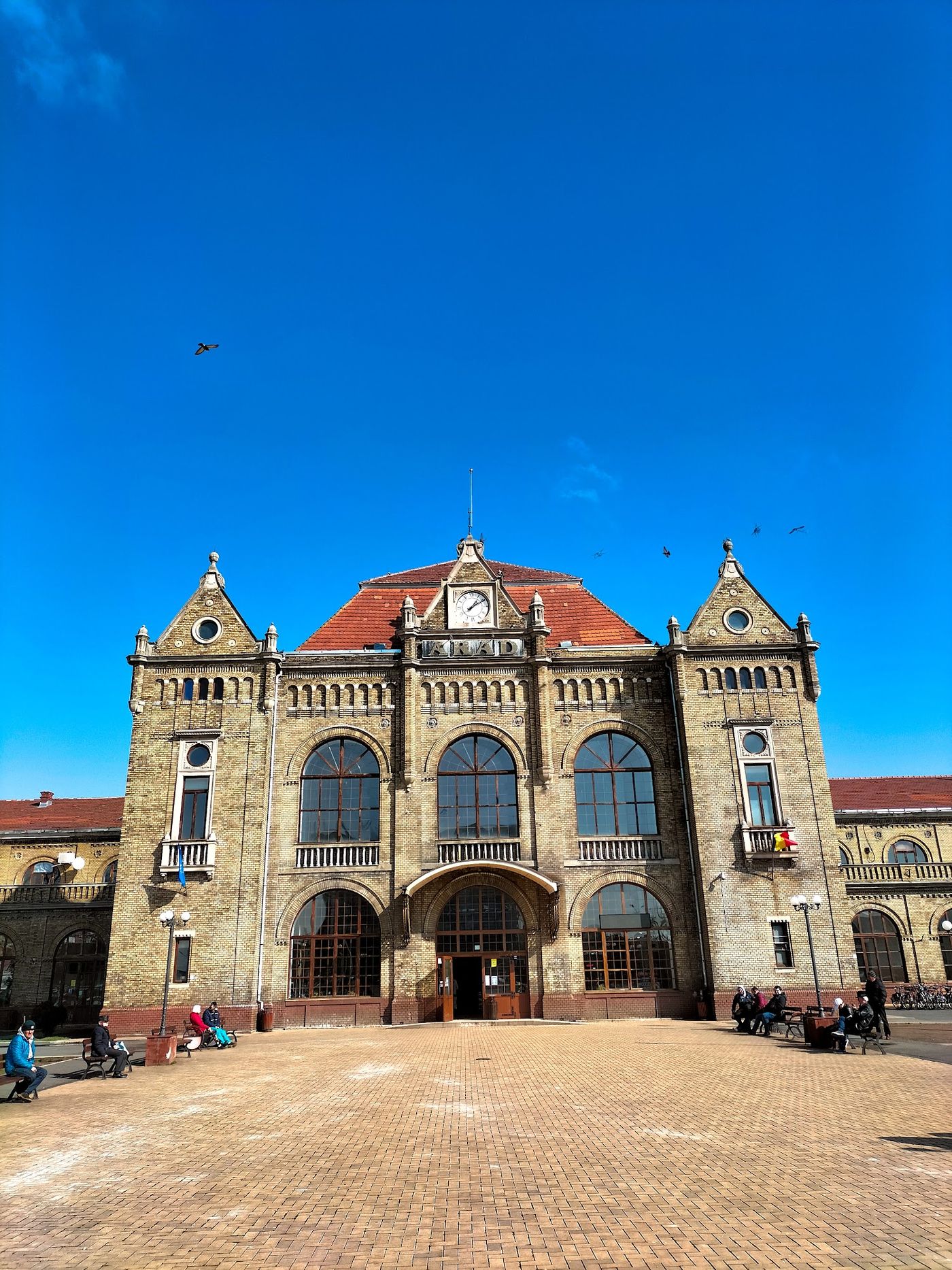 Zeitreise durch Architektur am Bahnhof