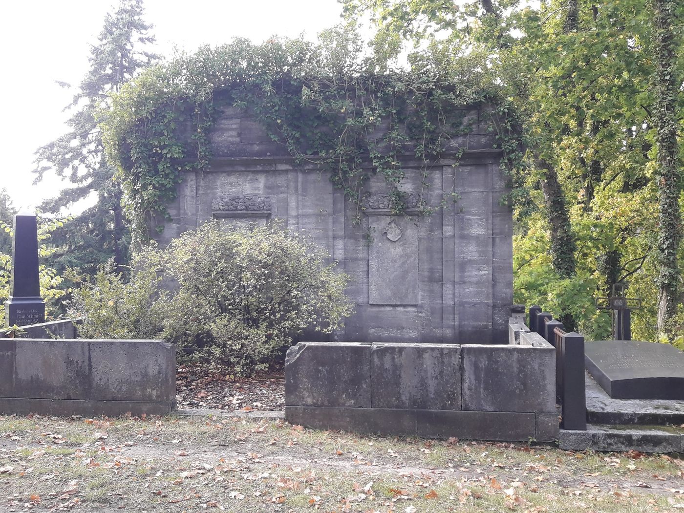 Stille Momente auf dem historischen Friedhof