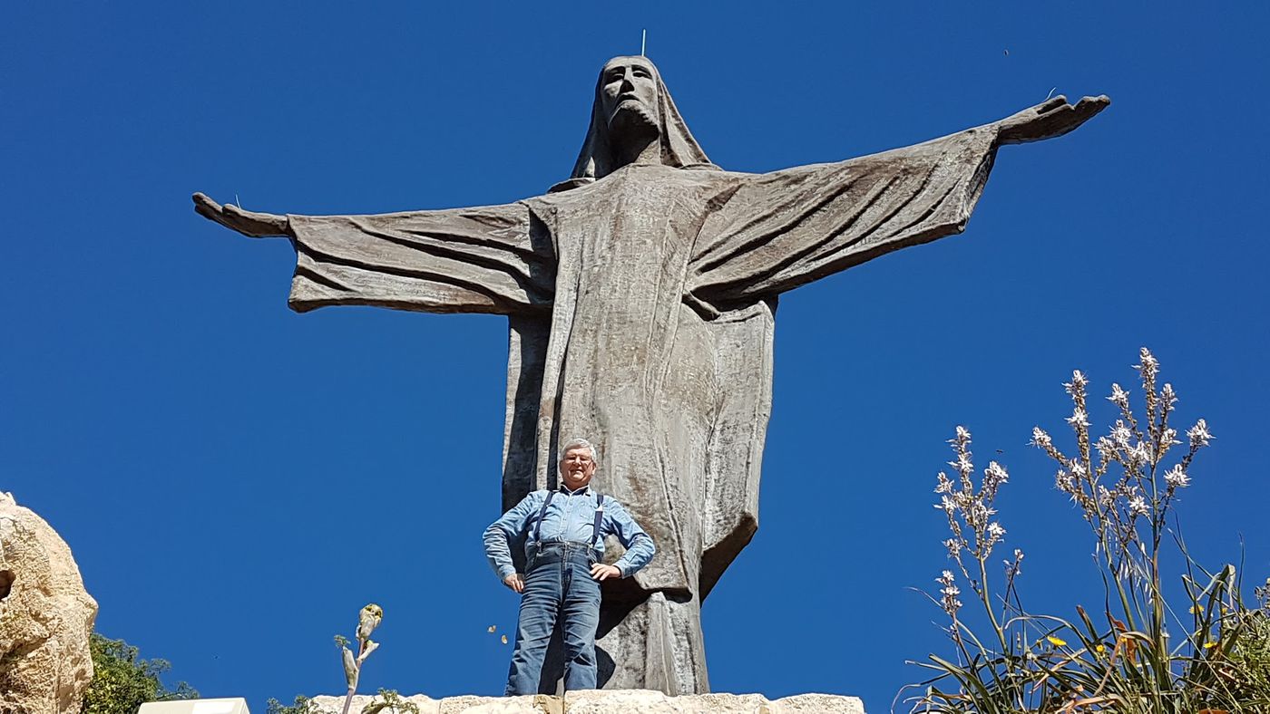 Wanderung mit Aussicht & Statue