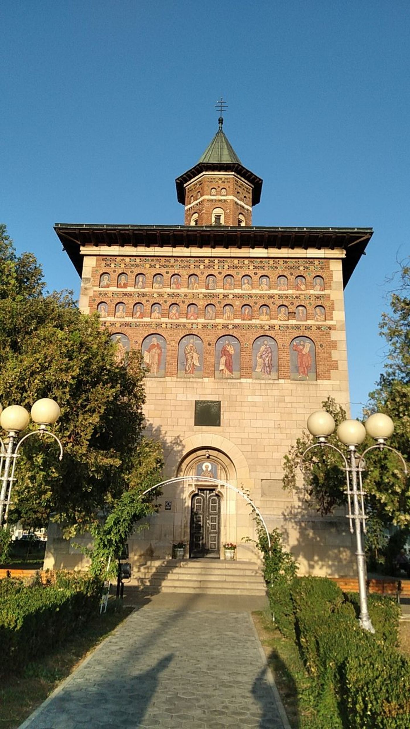 Älteste Kirche Iasis entdecken