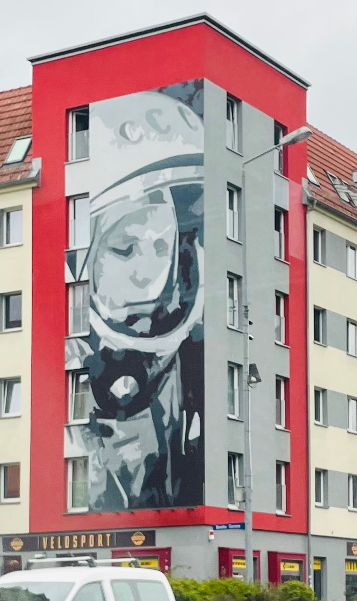 Bunte Street Art und Architektur bestaunen
