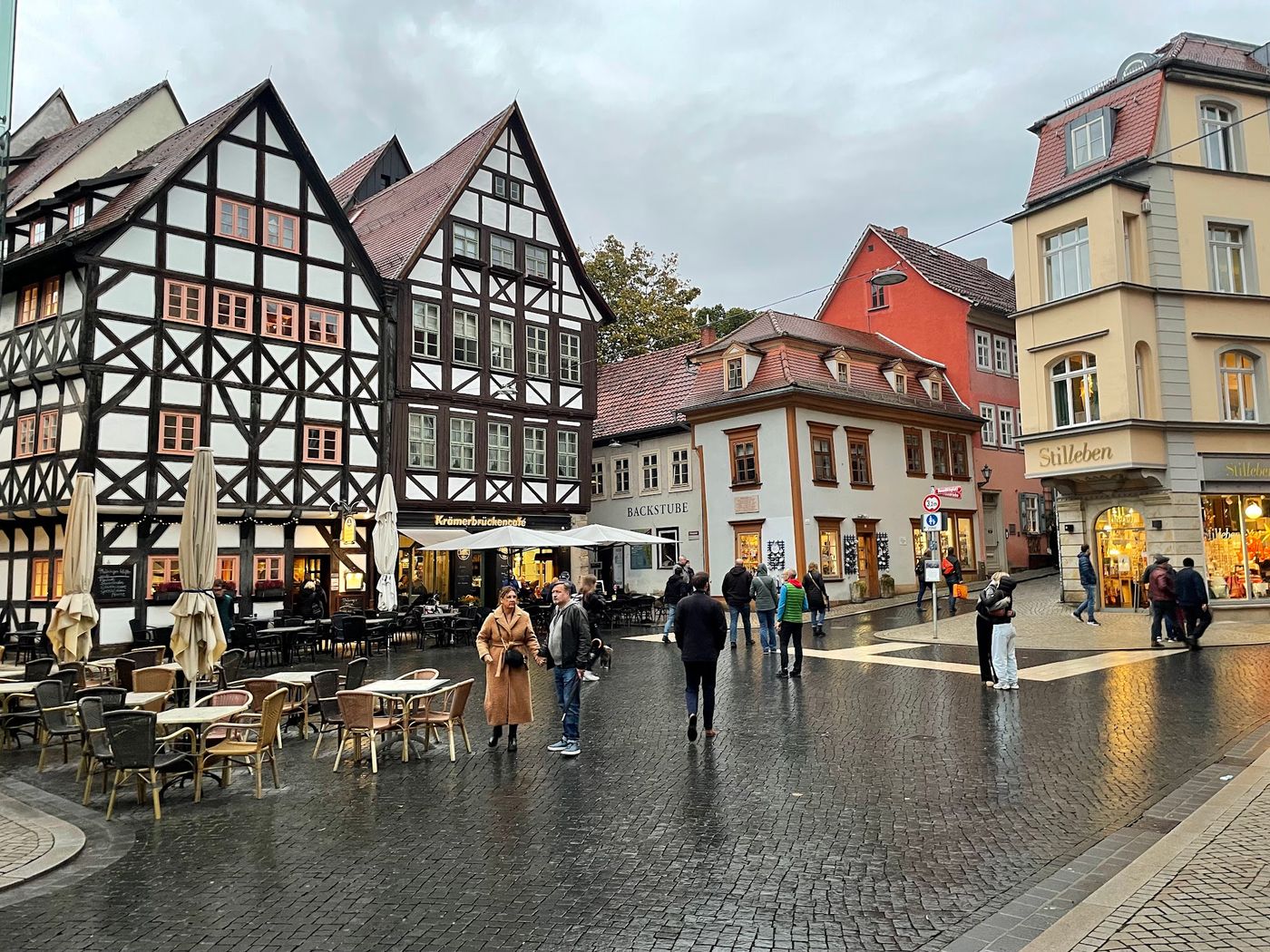 Gemütliches Frühstück in historischer Bäckerei