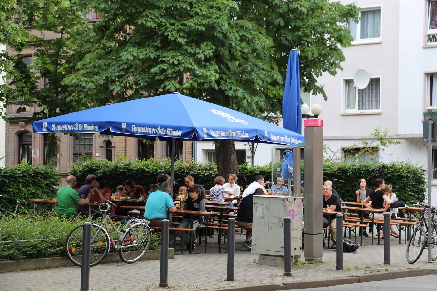 Gemütliche Kneipe mit Studentenflair