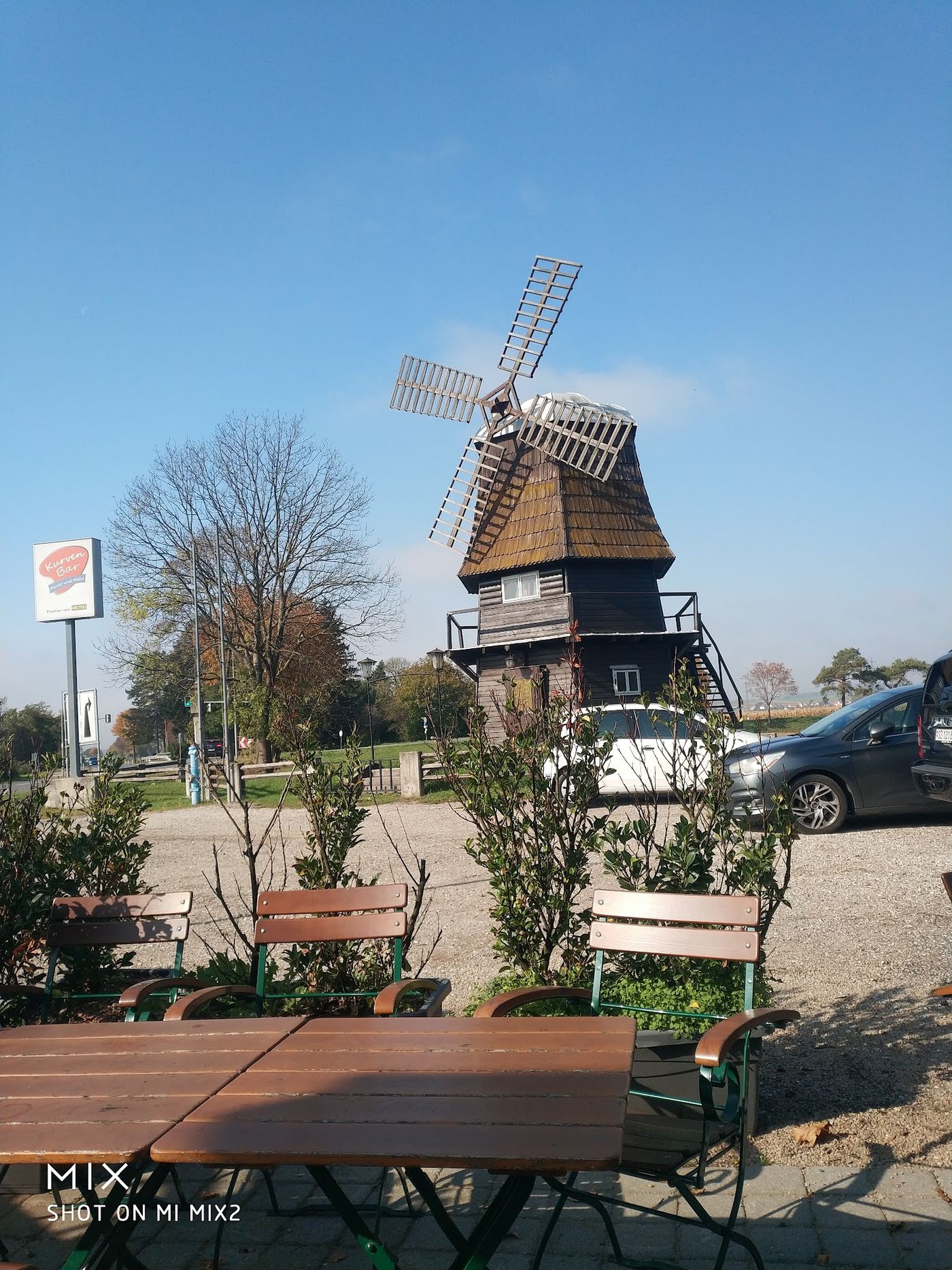 Brunch und Burger: Ein kulinarischer Treffpunkt