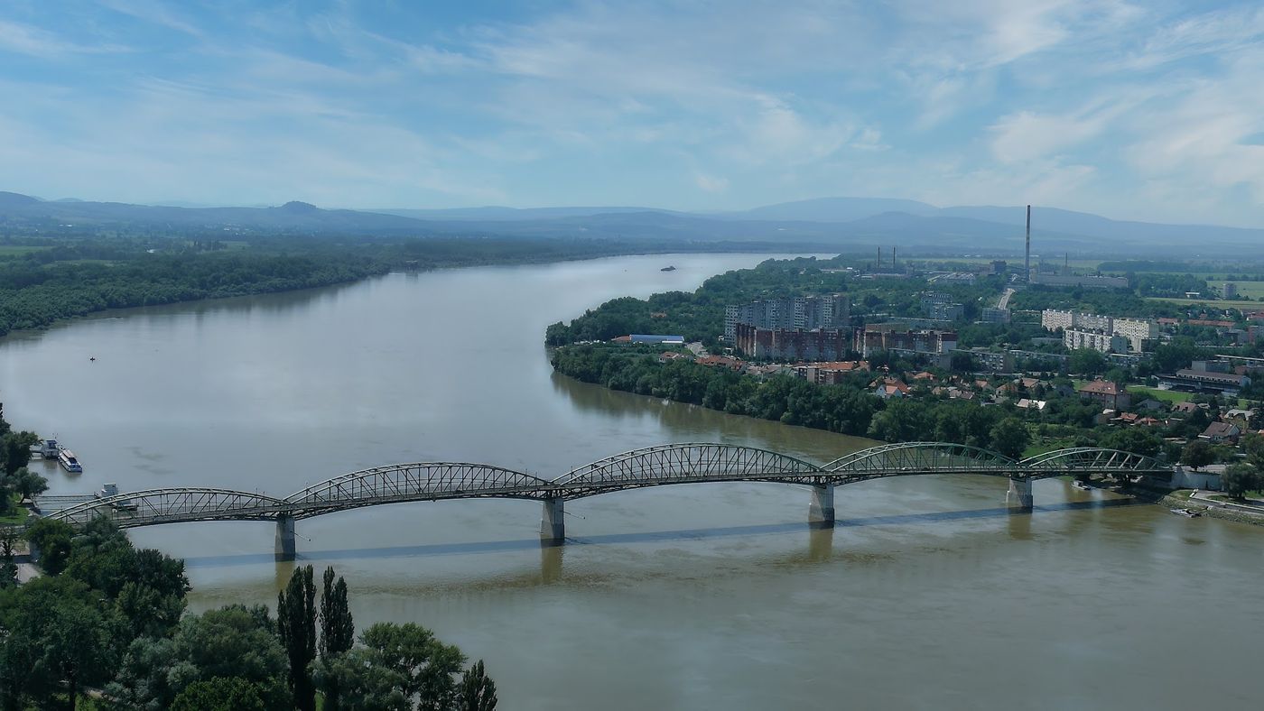 Spaziergang über die historische Brücke