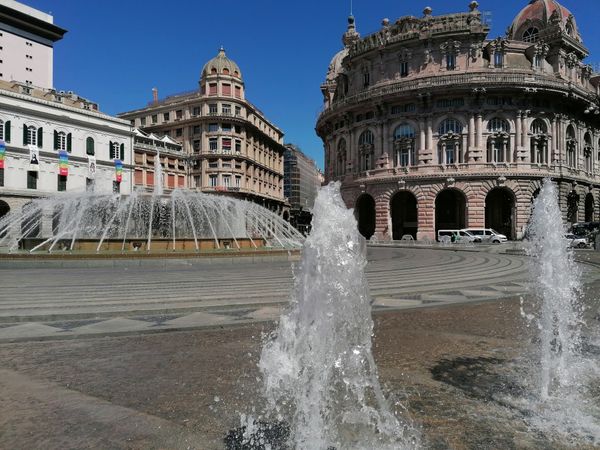 Das pulsierende Herz Genuas: Piazza de Ferrari