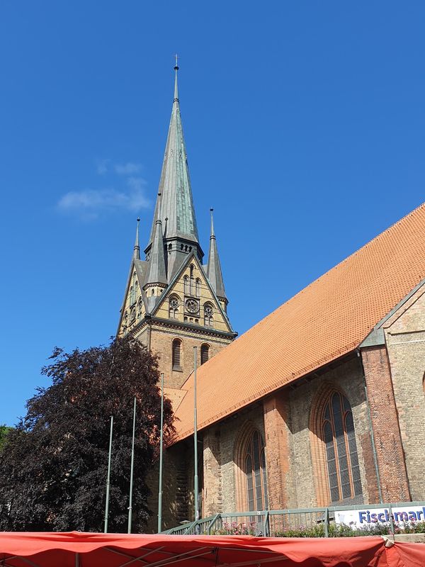 Erkunde Flensburgs historische Kirchen