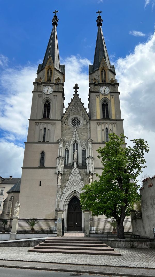 Bestaune die weltgrößte Klosterbibliothek