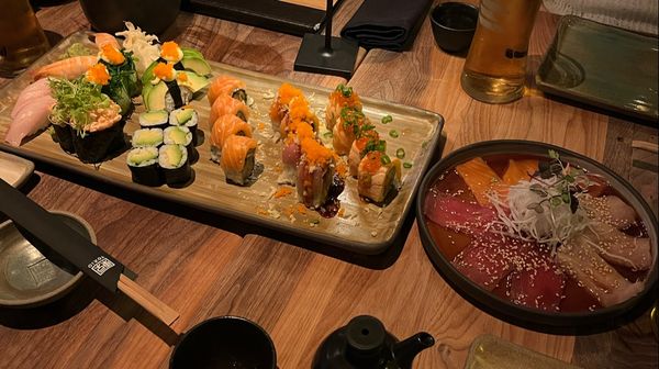Frischer Fisch und mehr in lebhafter Atmosphäre