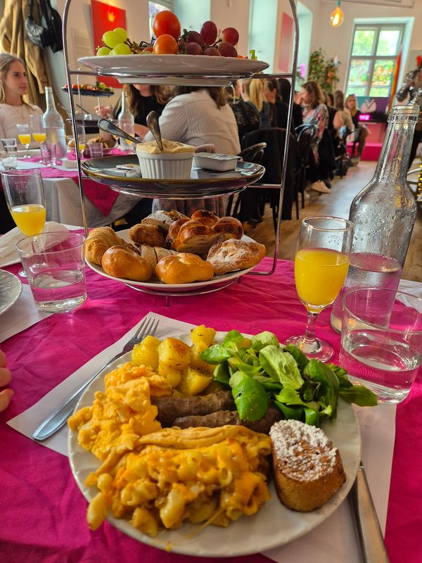 Brunch mit Drag Show