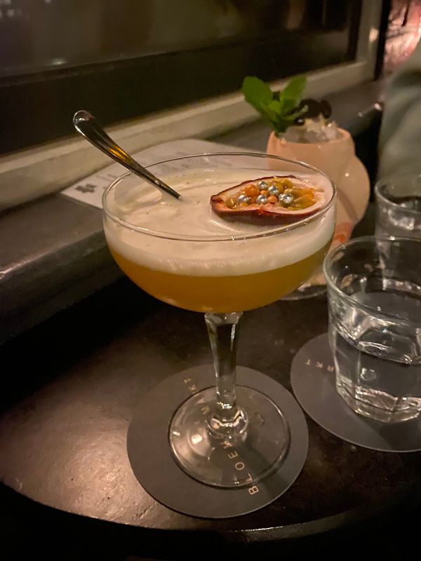 Feiere Amsterdam mit kreativen Cocktails