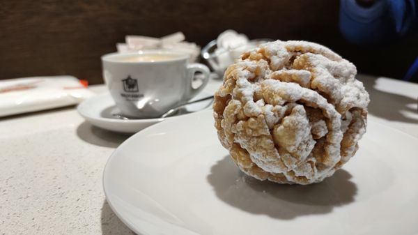 Schneeballen probieren: Ein Muss!