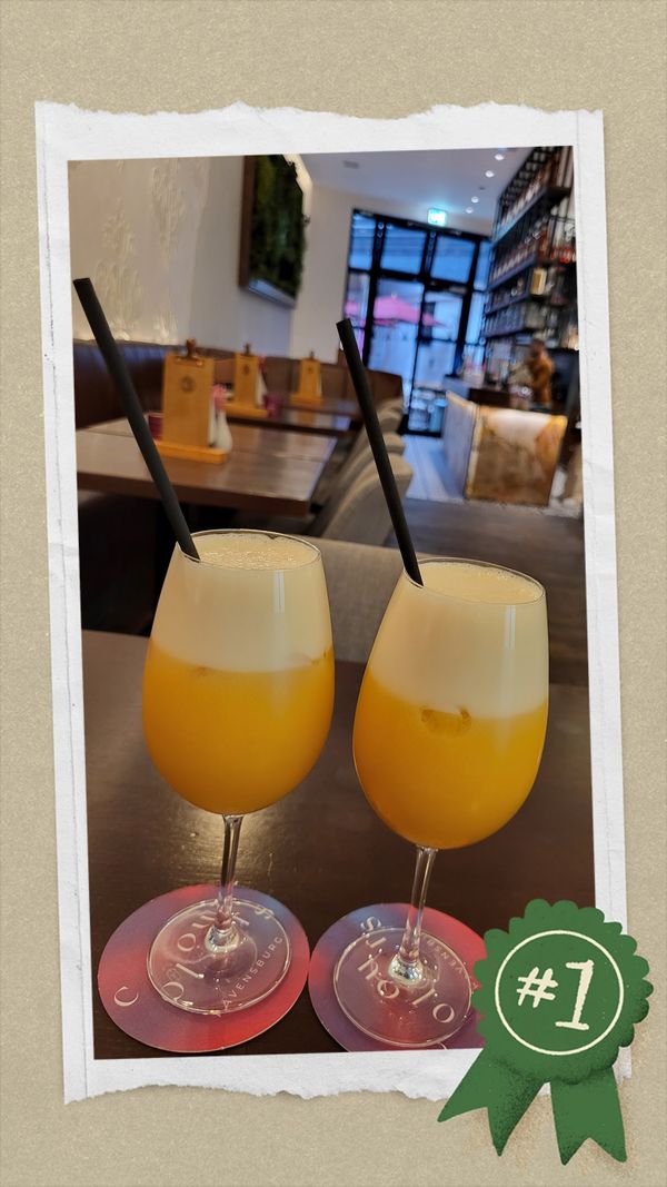 Gemütliche Kaffeepause im charmanten Innenhof
