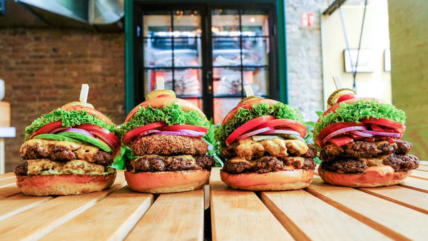 Genieße die besten Burger der Stadt