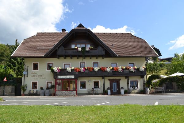 Traditionelle Küche in ländlicher Idylle