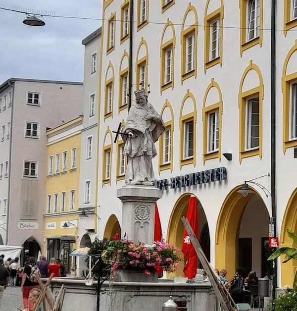 Bayerisch-mediterrane Küche in historischem Ambiente