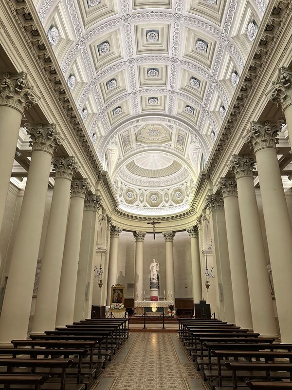 Eindrucksvolle Basilika im Herzen San Marinos