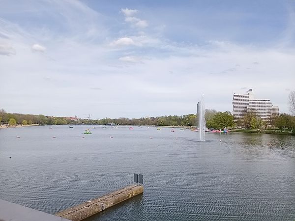 Entspannung und Aktivität am Wasser