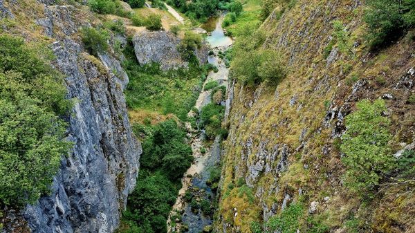 Adrenalin im verborgenen Canyon