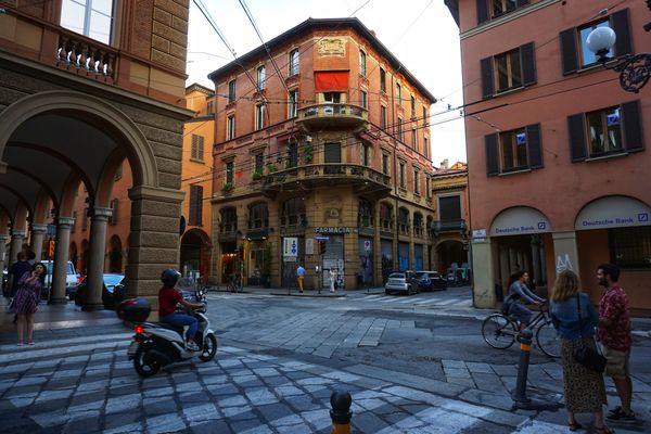 Historischer Markt voller Leben