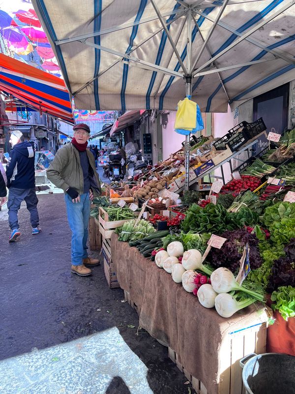 Buntes Treiben im Fischmarkt