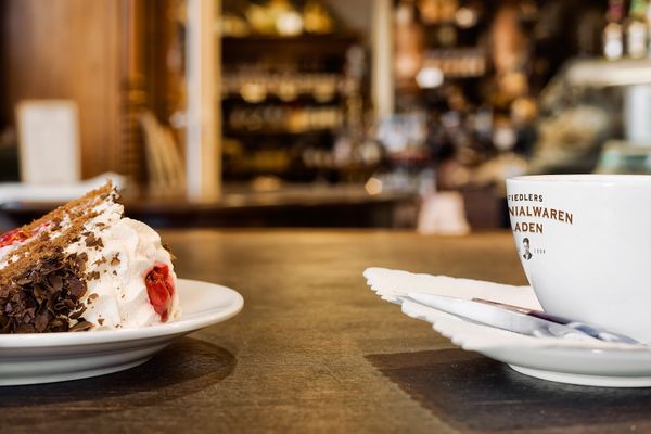 Kaffee & Kuchen im Retro-Stil