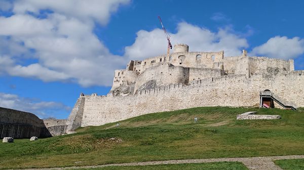 Eines der größten Burgen Europas entdecken