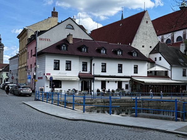 Regionale Küche direkt am Fluss genießen