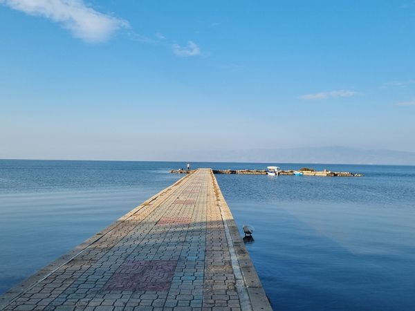 Entspannte Spaziergänge am Seeufer