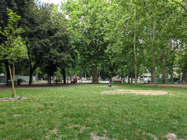 Buntes Treiben im Herzen Bolognas