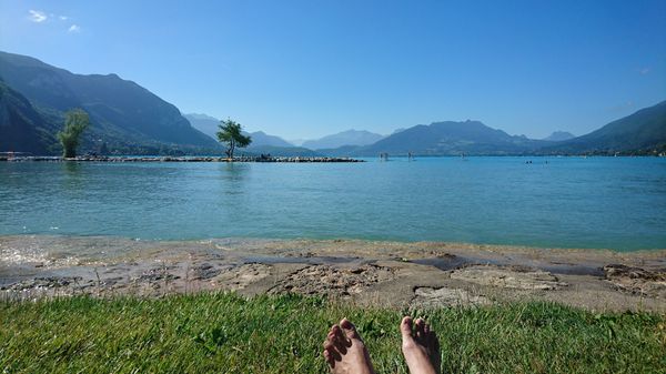 Sonnenbaden mit Alpenpanorama