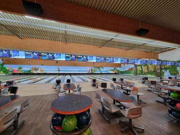 Spaß und Spiele beim Bowling in Böblingen