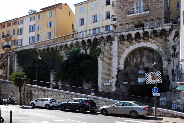 Entdecke Cannes' versteckte Murals